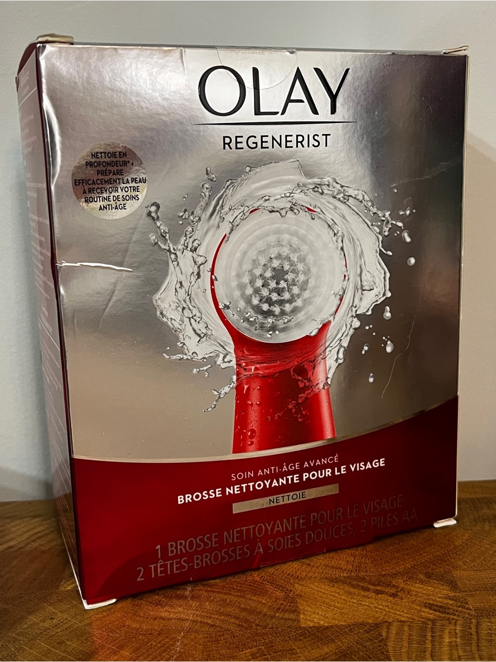OLAY Regenerist Red and White Facial Cleansing Brush
